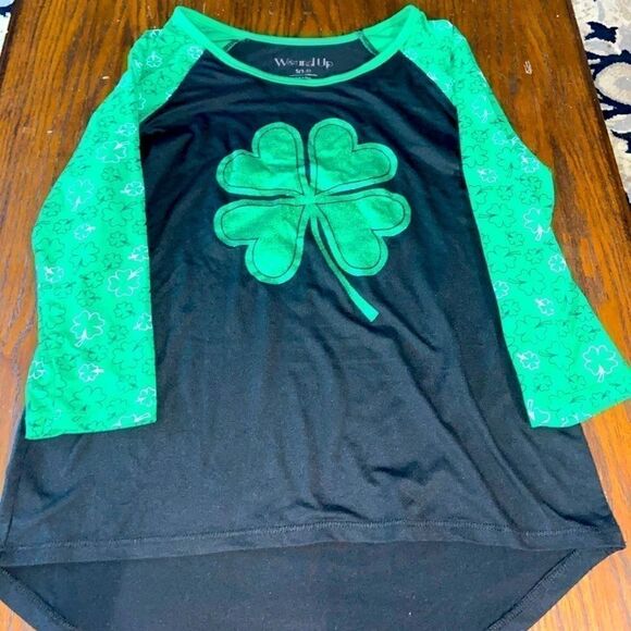 Woman’s 3/4 sleeve shamrock shirt - Picture 1 of 3